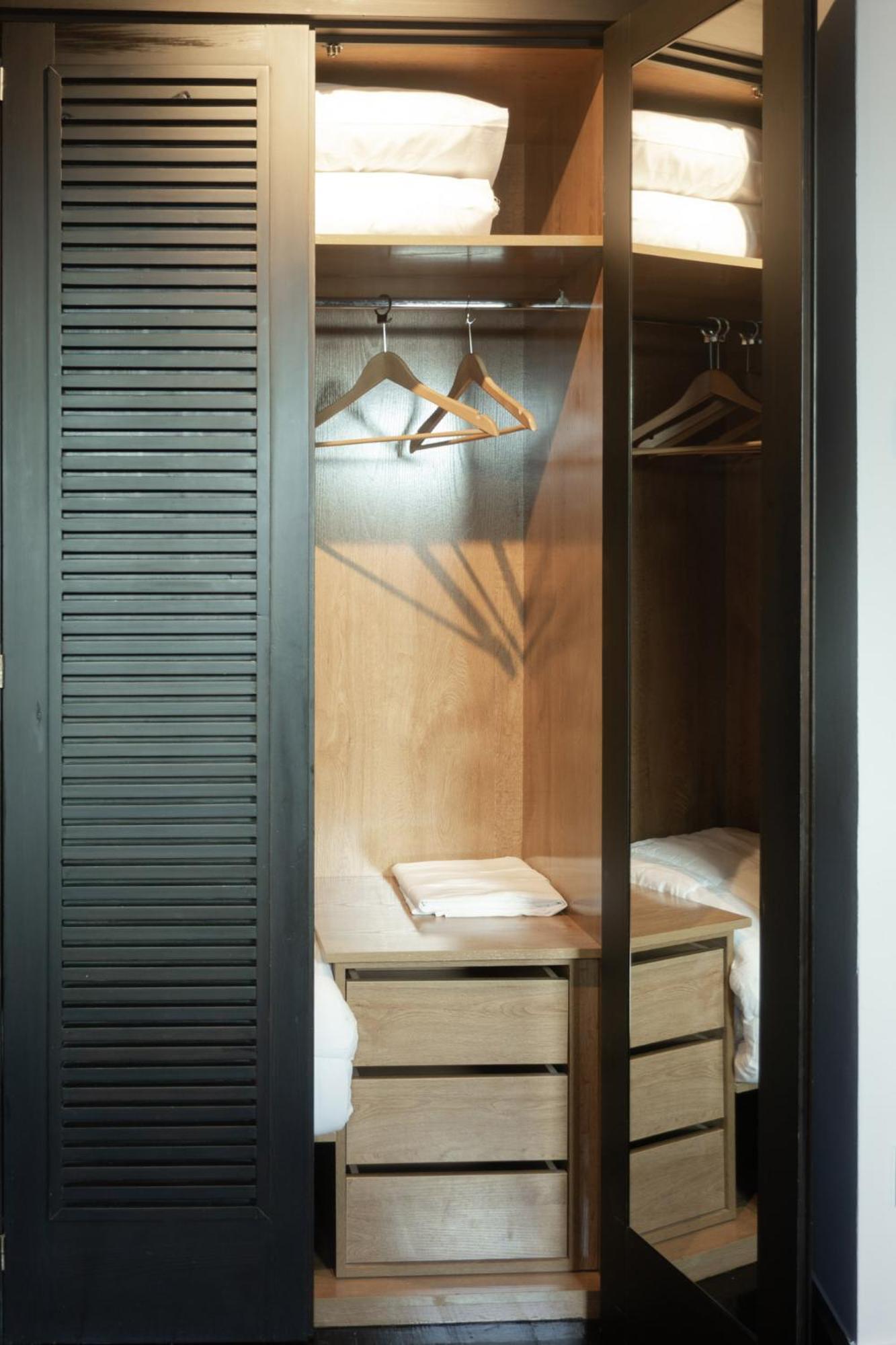 La Plaza Apartment *