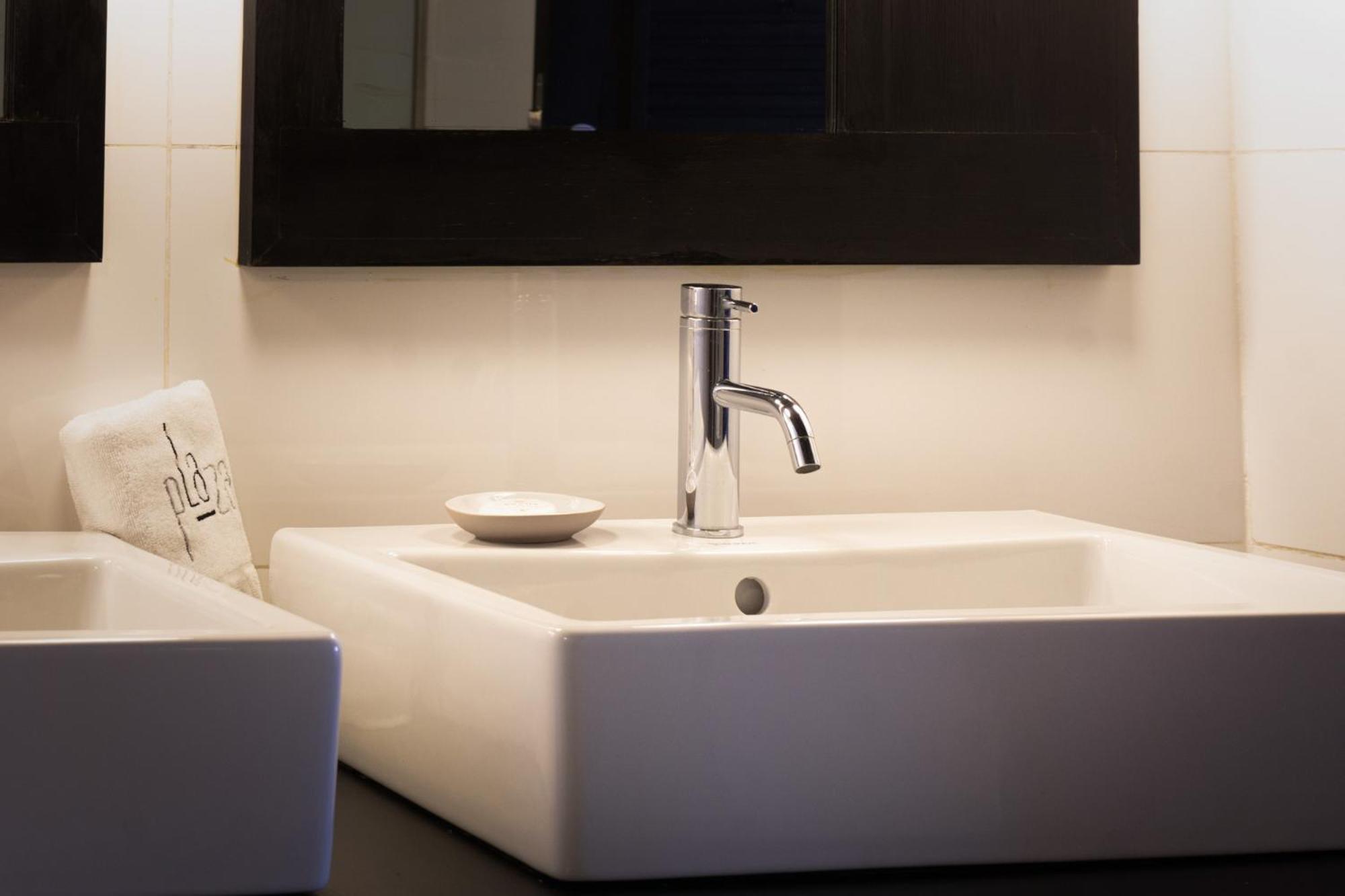 La Plaza Apartment *