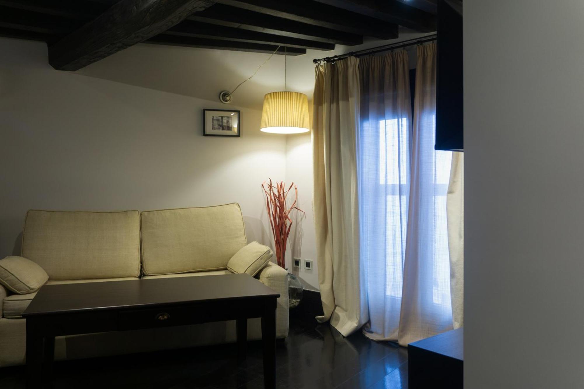 La Plaza Apartment