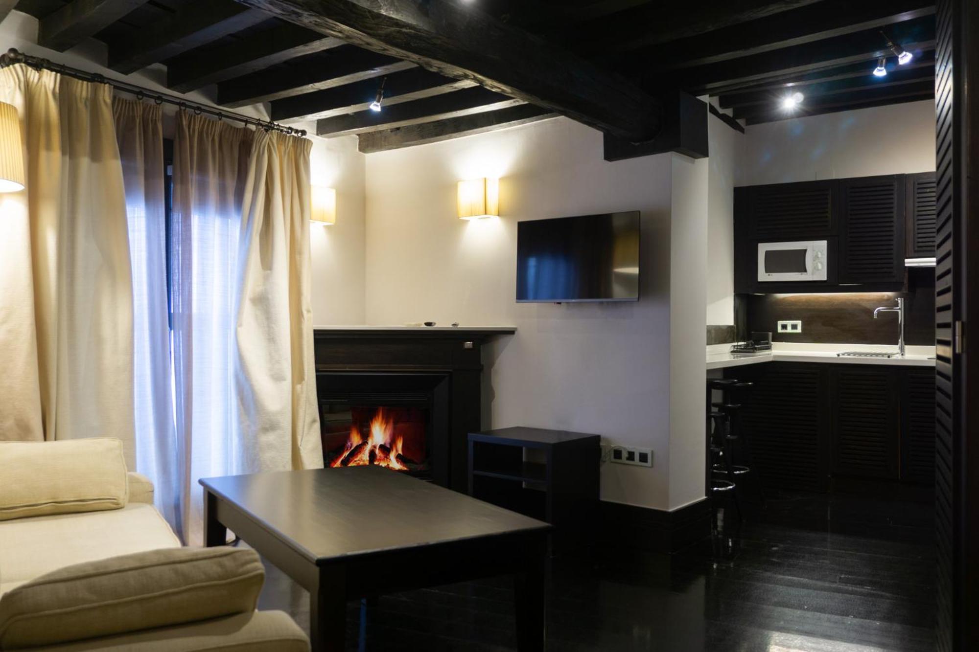 La Plaza Apartment *